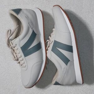 Kizik Milan Sneaker Size 8 Men's 9.5 women's